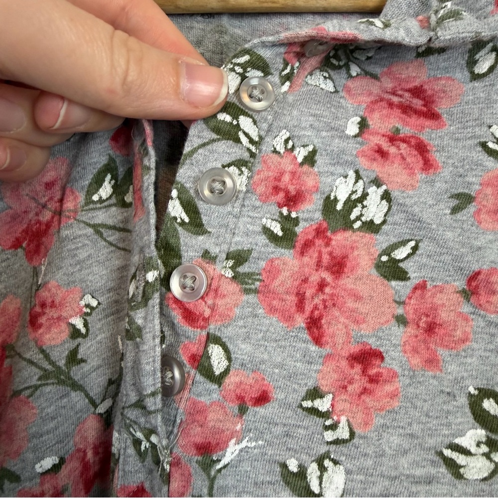 Woman Within Polo Top 4X 2X 26/28 Short Sleeve Casual Shirt Gray Floral Printed - Picture 2 of 10